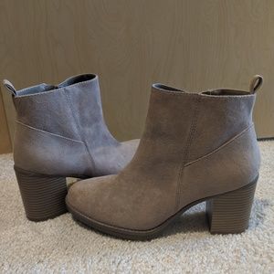Tan heeled boots